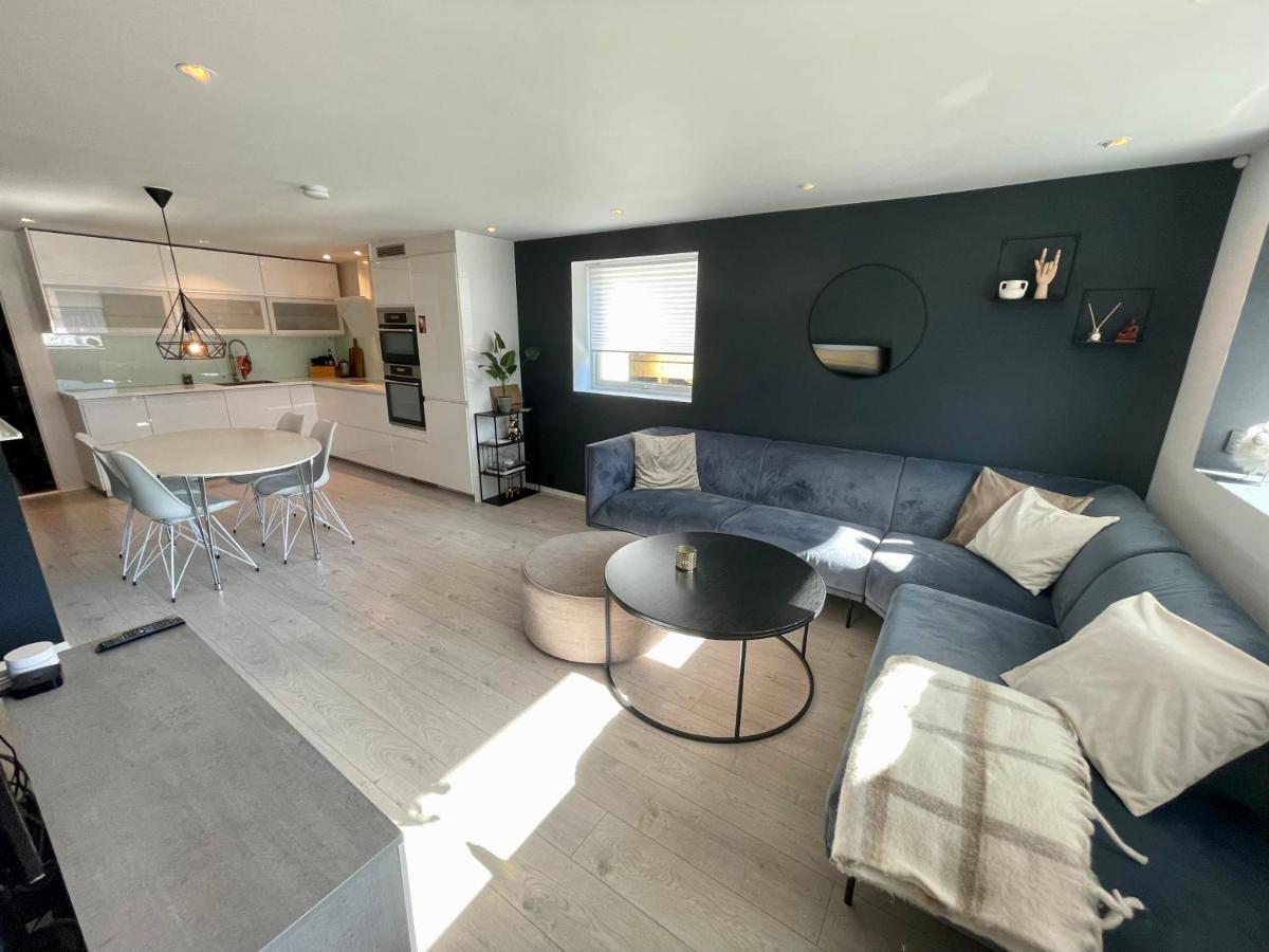 Luxury Apartement Close To City Centre With Free Parking Тромсьо Екстериор снимка